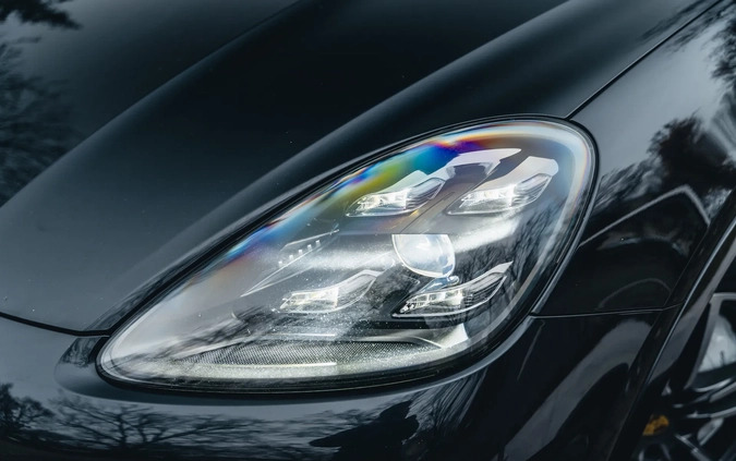 Porsche Cayenne cena 329900 przebieg: 153515, rok produkcji 2018 z Brusy małe 137